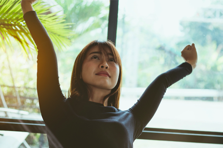 腸内フローラを整えよう！腸内環境を整えるポイントとヨガポーズ