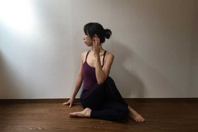 “ねじる系”ヨガポーズ特集！胃もたれや冷え性にも効果？ねじりのポーズはすごかった！